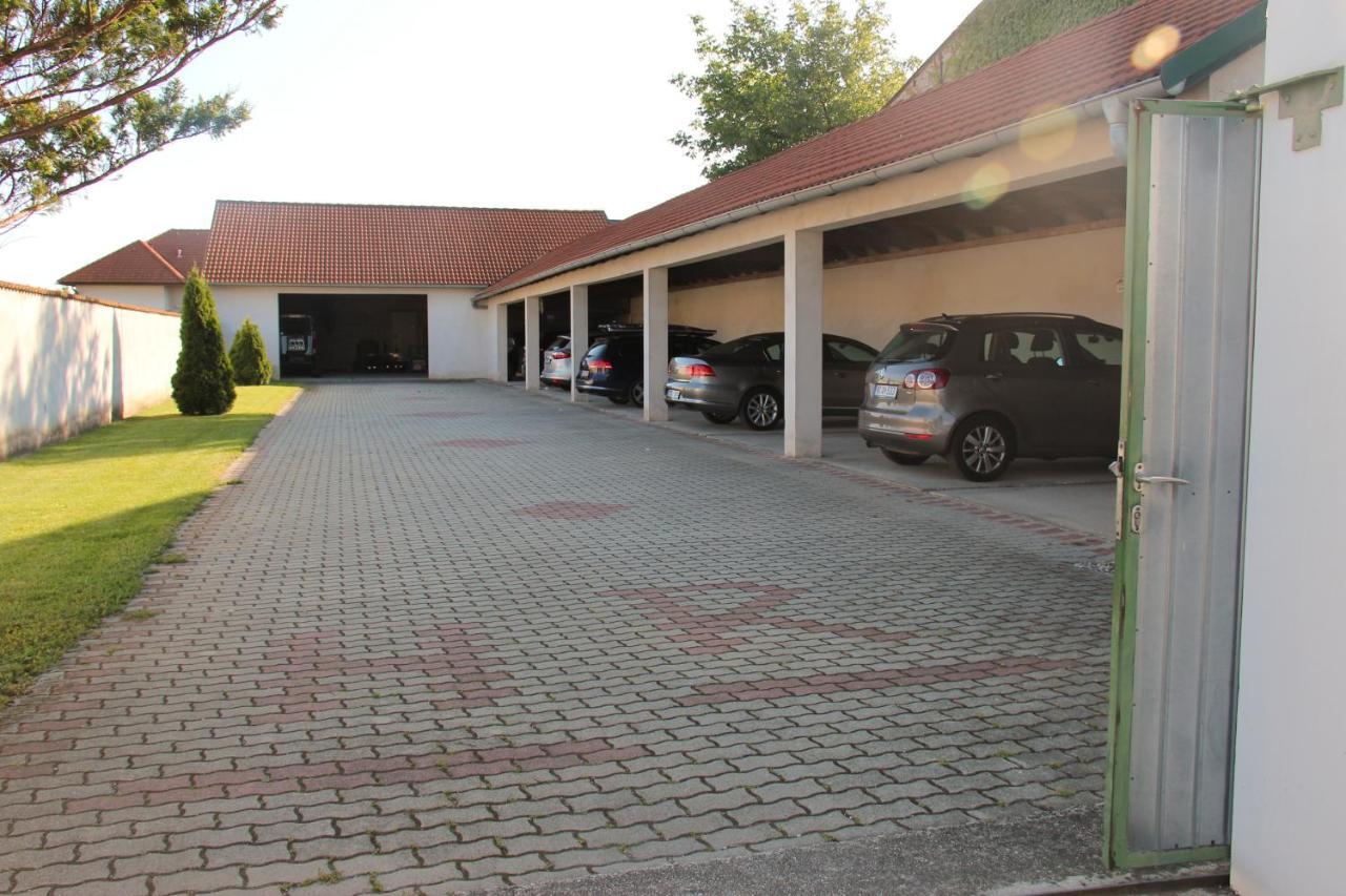 Haus Renee Bed and Breakfast Podersdorf am See Εξωτερικό φωτογραφία